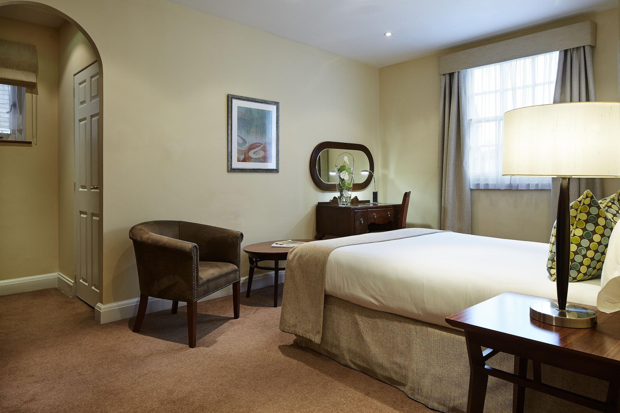 Sir Christopher Wren Hotel Windsor Room photo