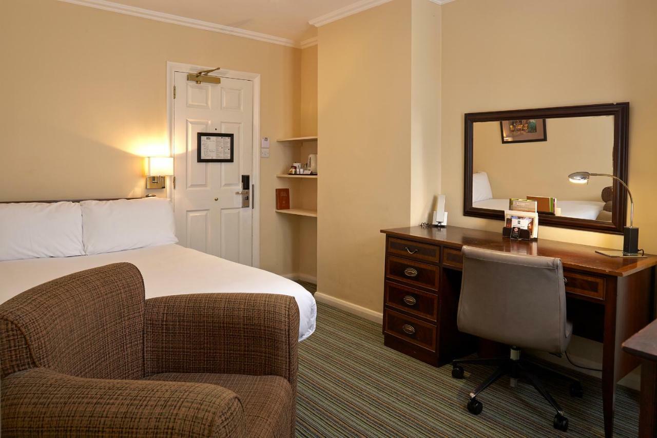 Sir Christopher Wren Hotel Windsor Room photo